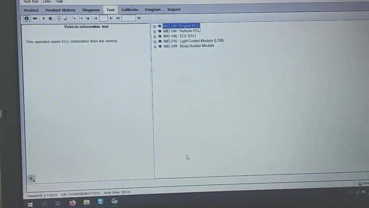 Tech Tool showing MID 128 Engine ECU with all fields reading Not available — blank new ECU