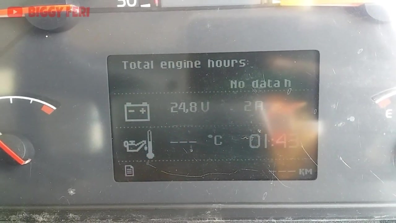 Dashboard showing No data engine hours and 0 km odometer from unprogrammed ECU