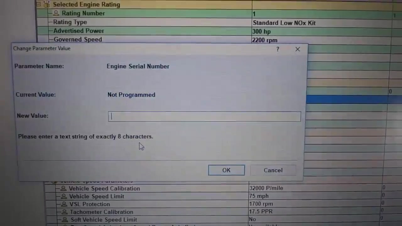 ET pop-up window to 'Change Parameter Value' for 'Engine Serial Number', prompting for an 8-character text string.