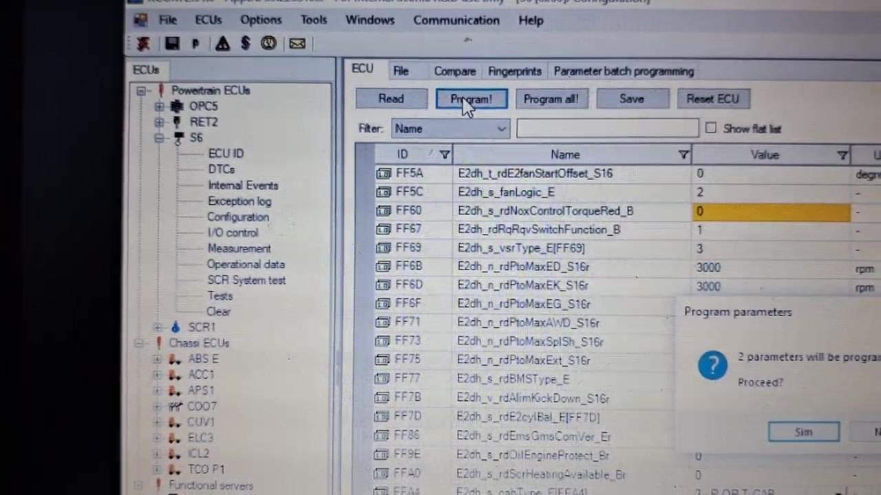 'Program parameters' confirmation dialog asking to proceed with programming.